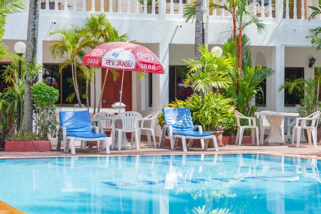 The Expat Hotel Patong Exterior foto